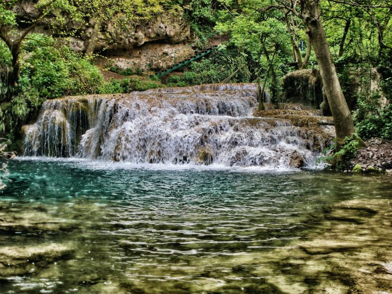 Cascade Skaklya